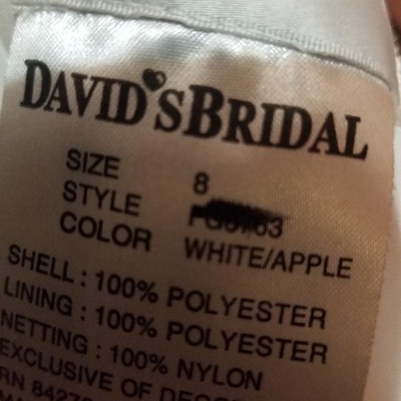 Size 8 David's bridal strapless wedding dress - Picture 2 of 3